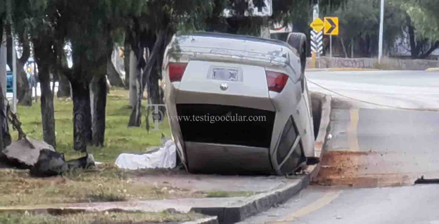 Fatal volcadura deja sin vida a una mujer en el bulevar metropolitano ...