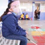 Valentina, niña estudiante invidente que sabe ballet, nadar, tocar el piano