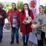 Reparten cenas navideñas a familias jerezanas en situación vulnerable