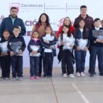 Lleva Gobierno de Zacatecas uniformes gratuitos a estudiantes de Fresnillo