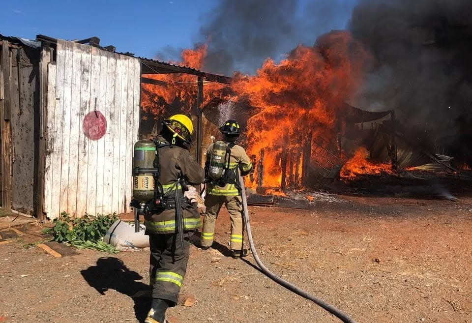 Bomberos de Zacatecas y Guadalupe sofocan incendio en recicladora ...