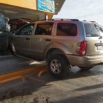 Se metió al Oxxo con todo y camioneta en Zacatecas