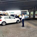 Conductor se pasa el alto y atropella a policía vial en Zacatecas
