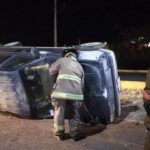 Un hombre resulta lesionado tras volcarse en calzada Solidaridad