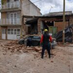 Se desploma finca en la calle de la Luz y destruye un vehículo (video)