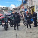 Joven motociclista sufre accidente y queda lesionado del pie