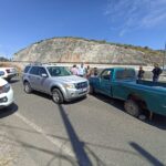 Accidente en puente de Bracho; camioneta invade carril y causa múltiples lesionados