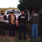 Policías detienen a Adrian por el delito de homicidio calificado