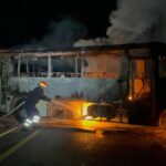 Incendio vehicular paraliza carretera 45; autoridades piden extremar precauciones