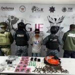 Detienen en Zacatecas a masculino con droga, detonadores y cargadores de armas