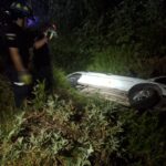 Aparatoso accidente en Zacatecas; vehículo vuela al fondo de un arroyo