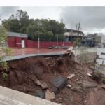Deslave obliga al cierre parcial de avenida Universidad en Zacatecas